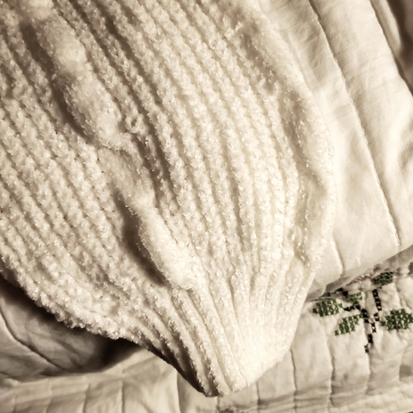 Sweater - Picture 3 of 4